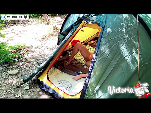 ❤️ ថតដោយកាមេរ៉ា Passionate jerk off Stranger in a tent ❤❌ អាសអាភាស នៅពួកយើង  ❌❤
